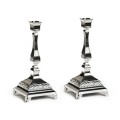 PAIRE DE BOUGEOIRS METAL